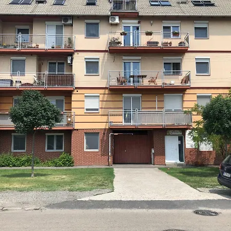 Rokus Apartman Segedyn